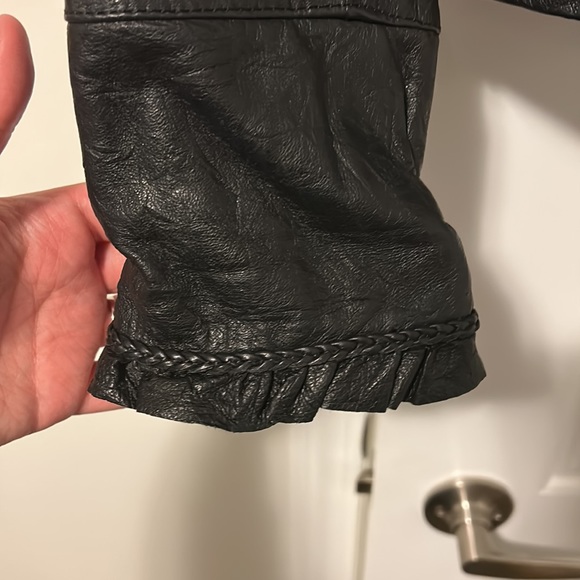 Danier Women’s Zip Up Leather Jacket w/Ruffles - Picture 4 of 7